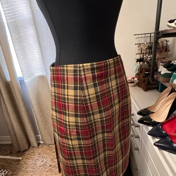 Plaid Women's Skirt - Picture 3 of 6